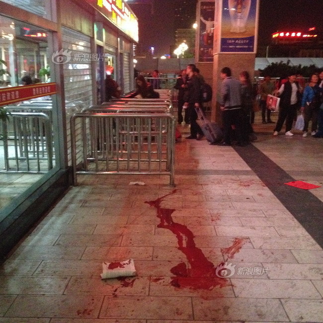 昆明火车站暴恐事件警方击毙暴徒现场