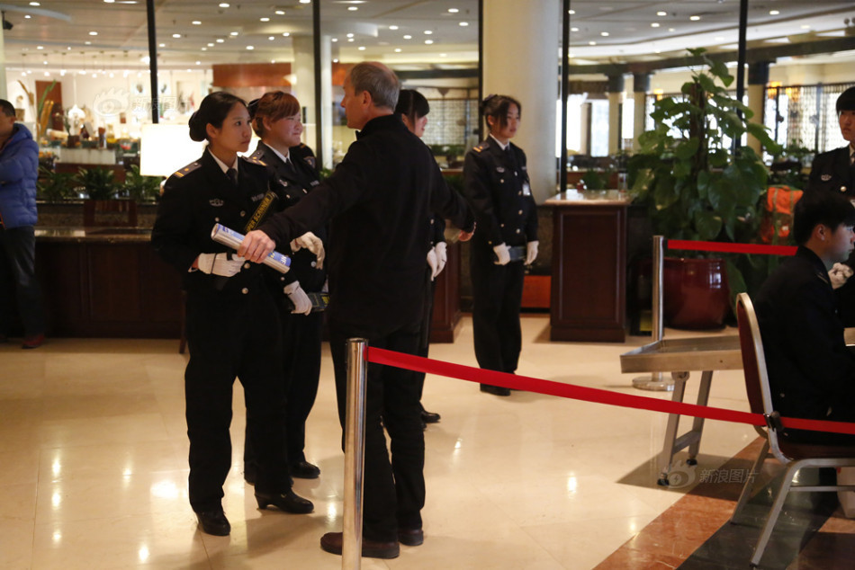 马航驻京发布会酒店加强安保