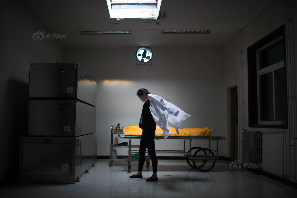 90后女入殓师为逝者留下永恒美丽