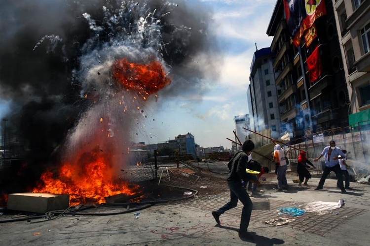 2014华赛战争灾难类组照获奖照片