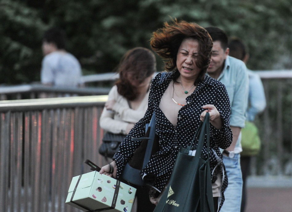 北京连续2日出现大风天气 市民风中凌乱_高清图集_新浪网