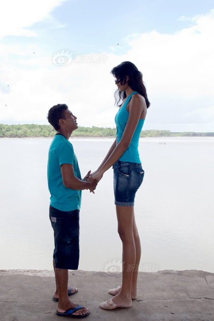 世界最高少女被矮40厘米男子求婚