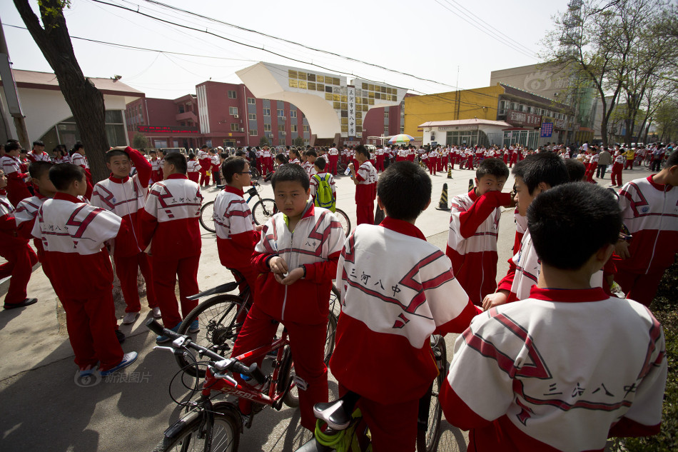 路上的青春:一河之隔的北京梦