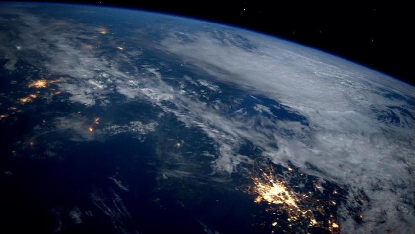 美国宇航员从太空拍地球照