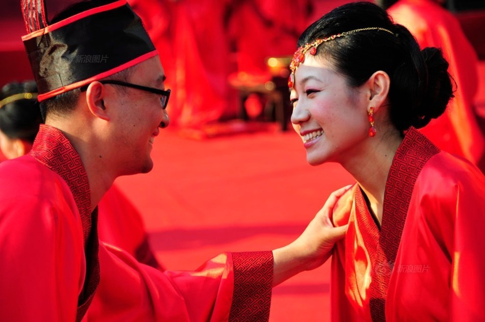 合卺,结发,执手礼……整套礼仪逐一演绎,用一场回归传统的汉式婚礼