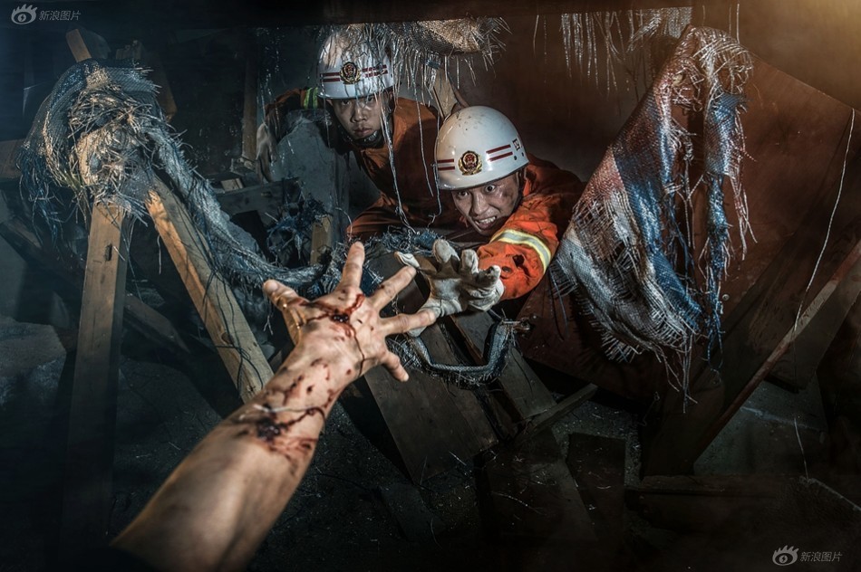 11·9消防日前夕 四川消防官兵英姿上海报