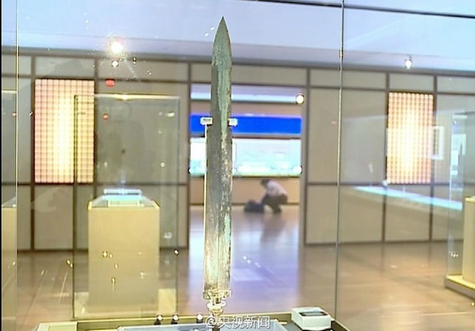 吴王夫差剑在苏州亮相 现存约20把_高清图集_新浪网