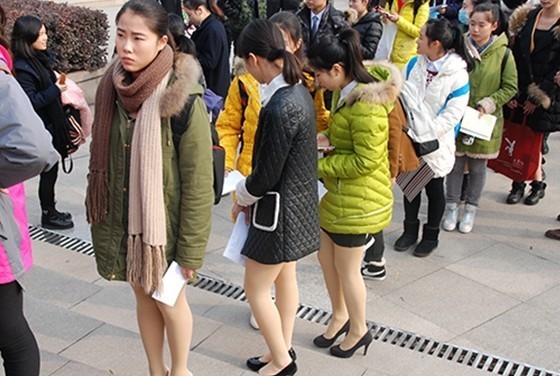 艺考现场美女如云