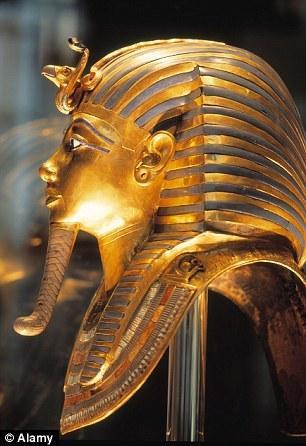 埃及法老黄金面具胡子掉落 不当修复致损伤(组图)