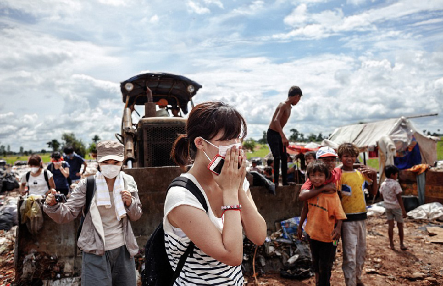 柬埔寨垃圾场童工生活成游客猎奇景点