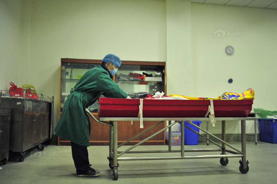 探访湖南长沙入殓师生活