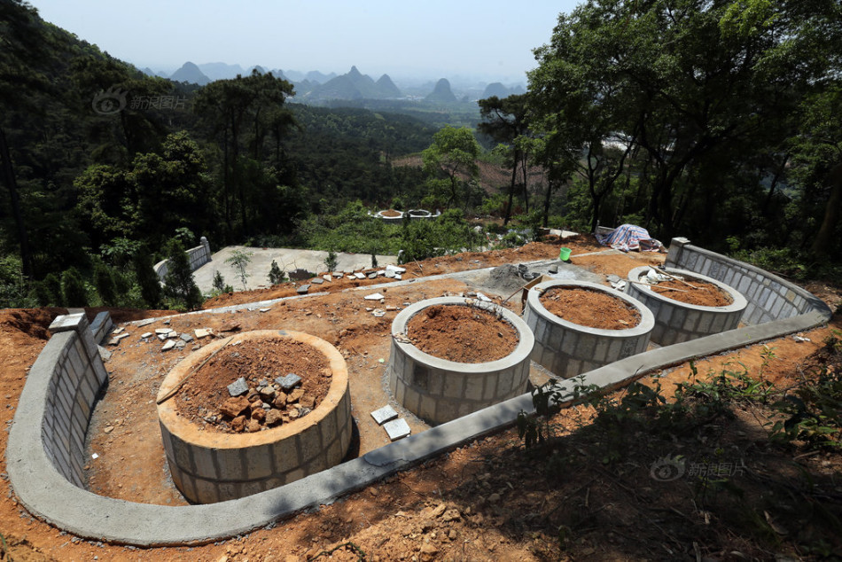 广西桂林景区内现上百座"活死人墓"_高清图集_新浪网