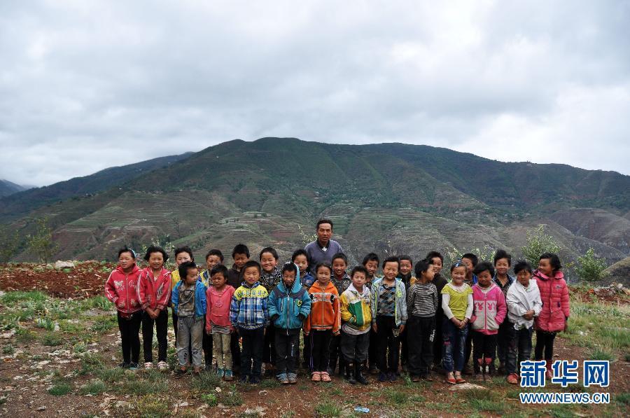 山村教师独守20余名学生