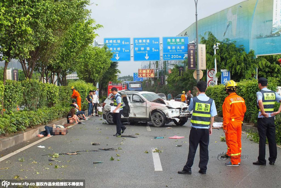 厦门环岛发生一起交通事故 已致四人死亡