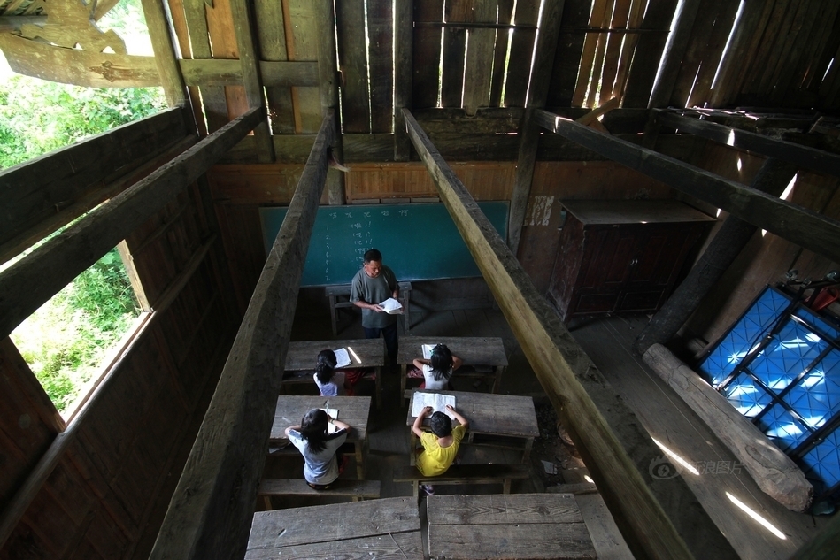 逐渐落寞的山村小学