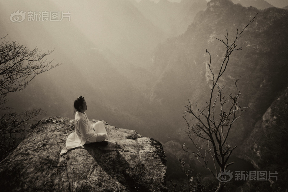 到唐末五代,社会动乱,大量士大夫加入修道,主张以身体为丹炉,以体内"