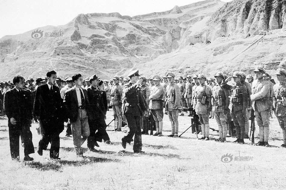 那是1947年4月,胡宗南部攻下延安一个月以后,南京国防部安排了一场