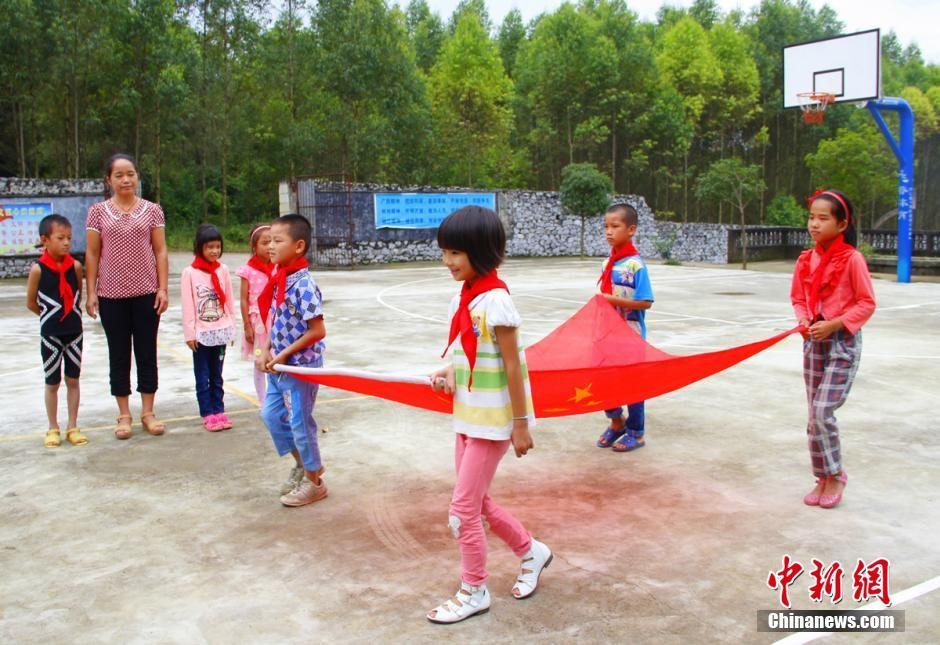 广西农村小学仅11名学生