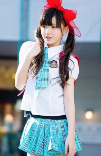 日本"小学生"女团走红 成熟性感遭吐槽 (10/13)