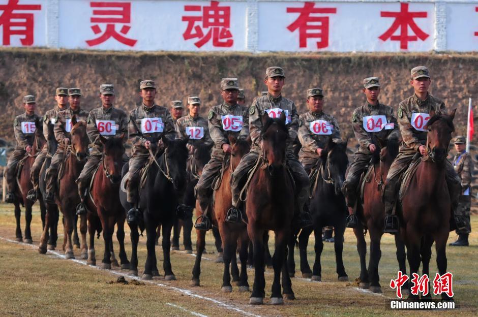青甘两省4支独立骑兵连在青海省黄南藏族自治州同仁县举行专业比武
