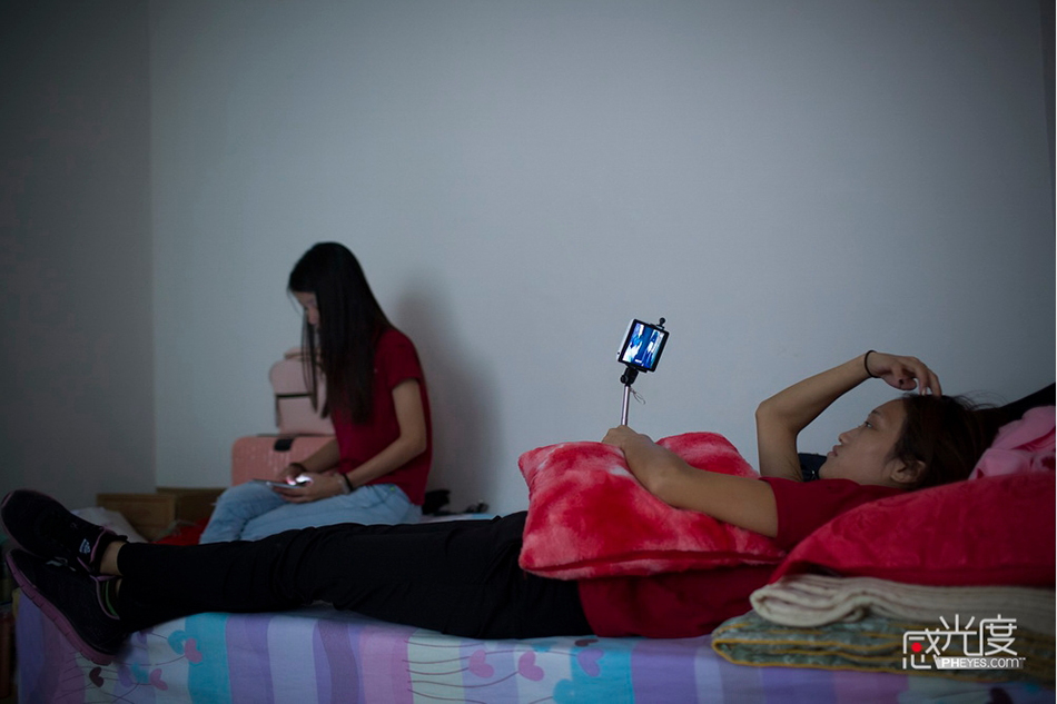 富士康女员工的第二职业:与"男友们"约会