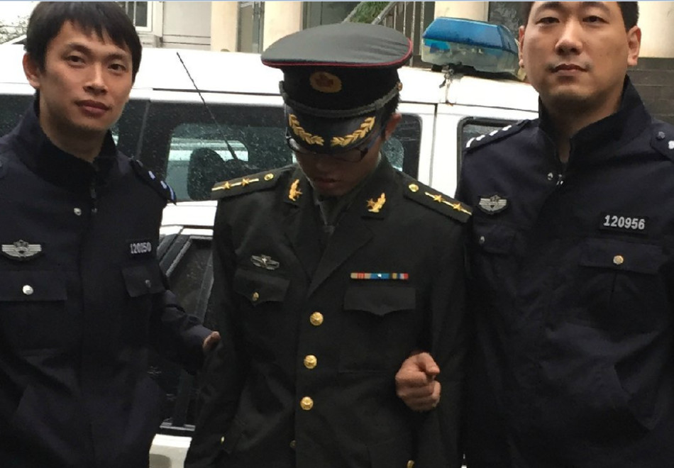 校园求婚假军人被刑拘