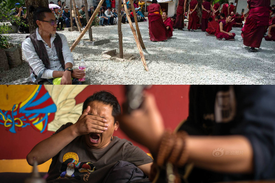 下午3点,(上图)嘎玛坐在甘丹寺的地上,甘丹寺开始例行辩经,这是拉萨