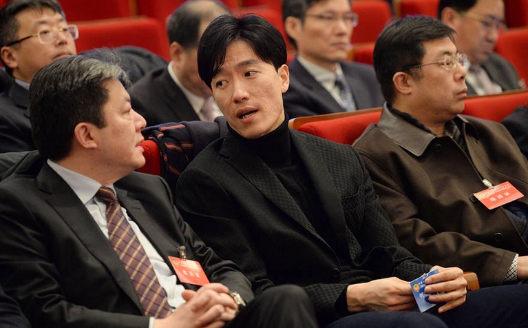 刘翔王励勤帅气现身上海市政协会议
