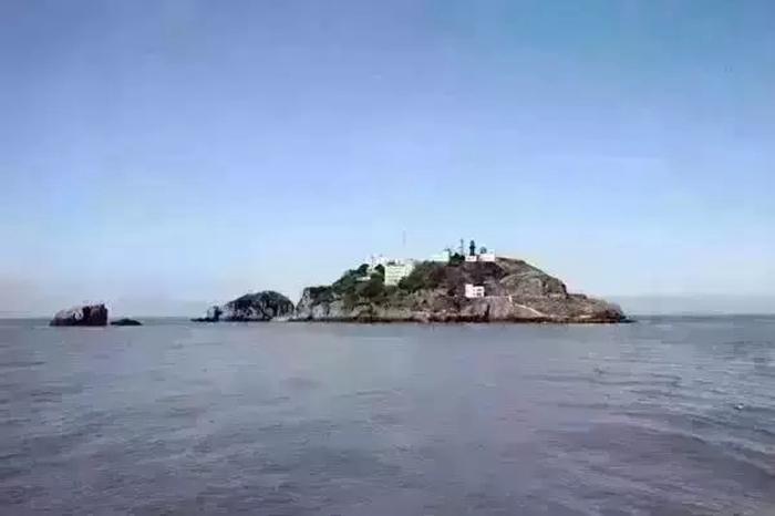 士官夫妇的孤岛蜜月