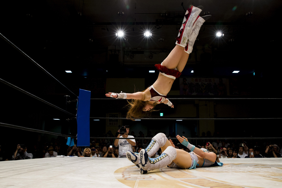 日本女子摔跤撕光内衣_wwe日本摔跤撕光内衣(3)