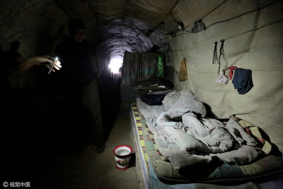 老汉住地下停尸洞20年称此地曾为太平间