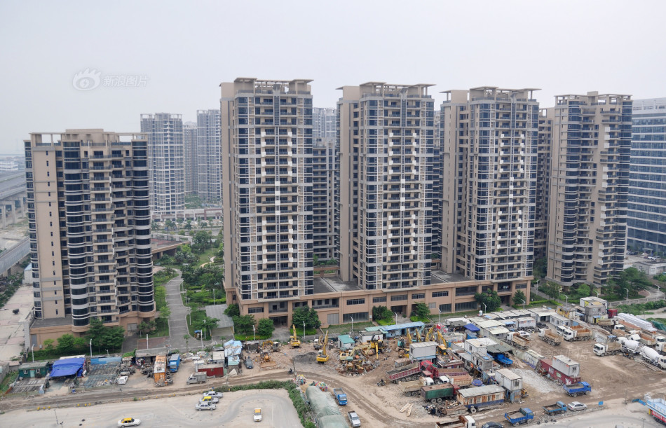 4月30日,深圳宝安区坪洲新村一期,776套安置房自2008年竣工后,一直无