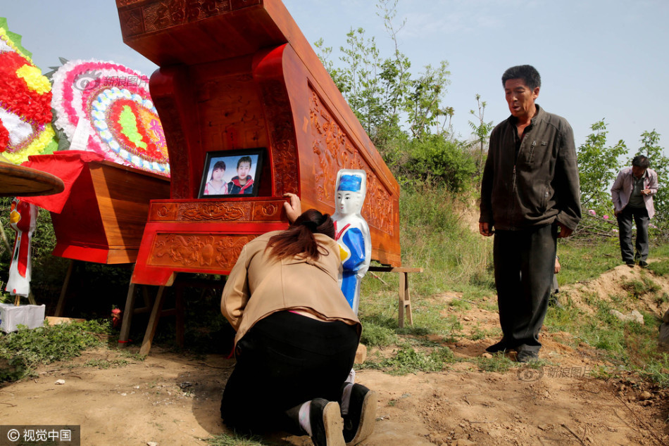 山西少年被围殴致死 父母为其配冥婚