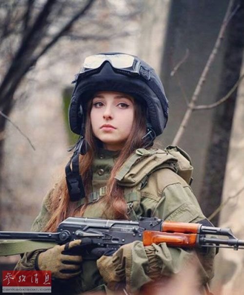 另一张手持ak步枪的pose.