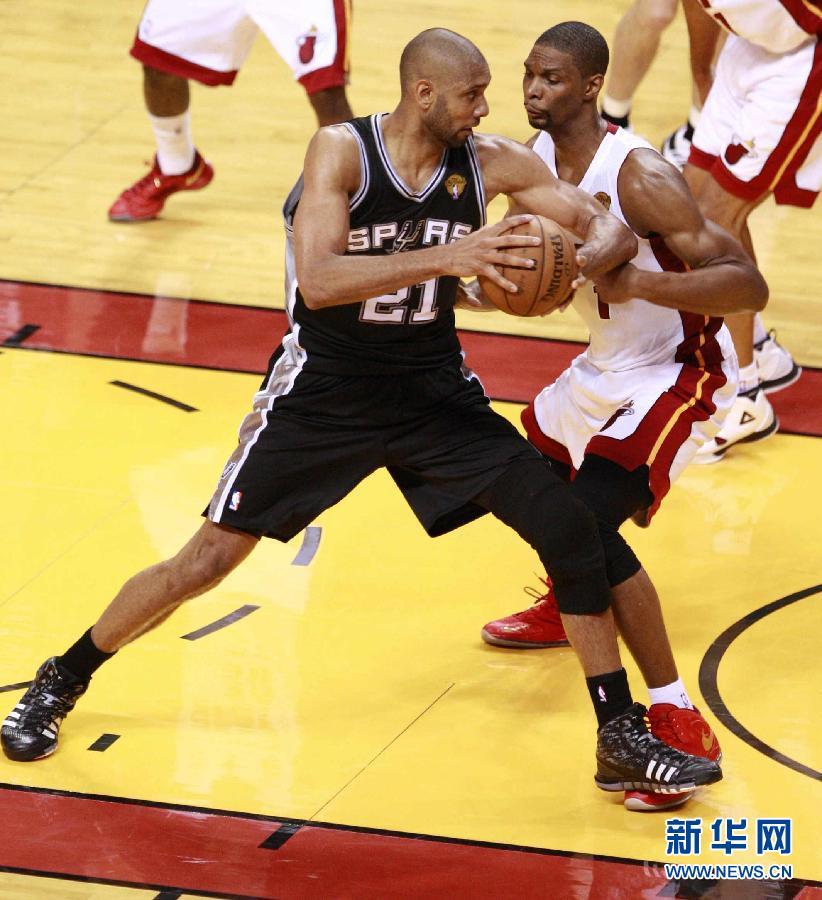 詹姆斯第一场比赛_詹姆斯第一场比赛录像_詹