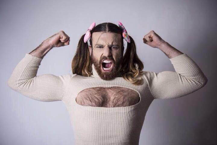 川讯:成南高速现豪车耍流氓碰瓷团