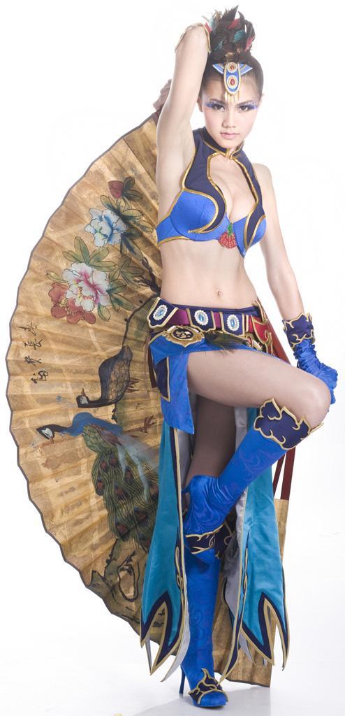 《龙online》香港代言周秀娜