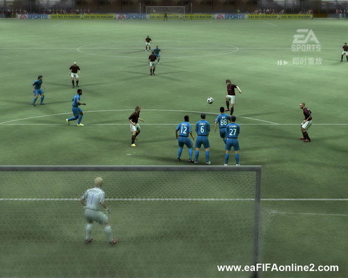 《FIFA Online2》游戏评测截图 CGWR分数：8.3分