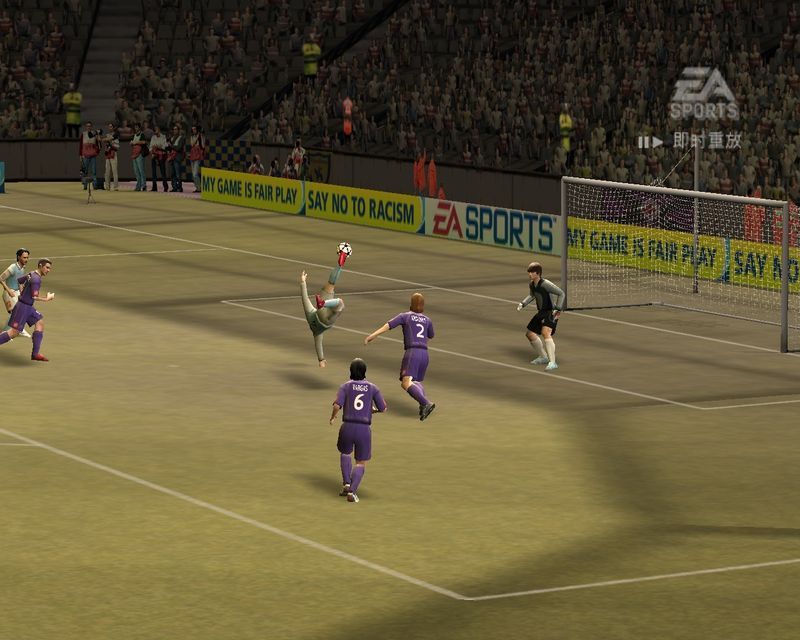 《FIFA Online2》游戏评测截图 CGWR分数：8.3分