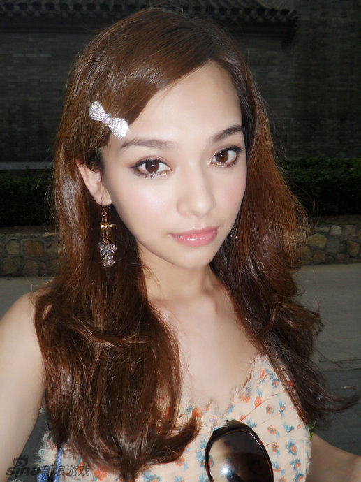 王若伊最近的工作花絮和生活照