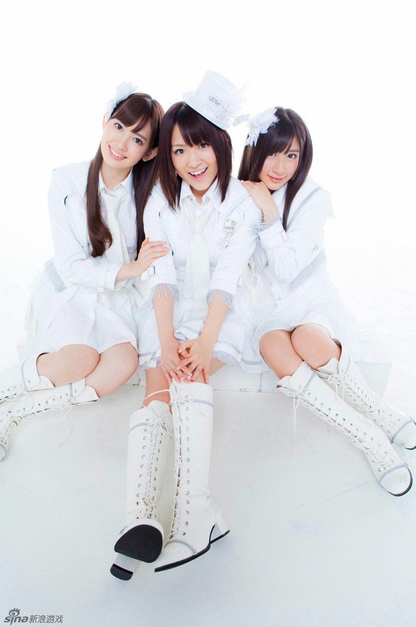 日本的少女偶像团体akb48新年特别写真