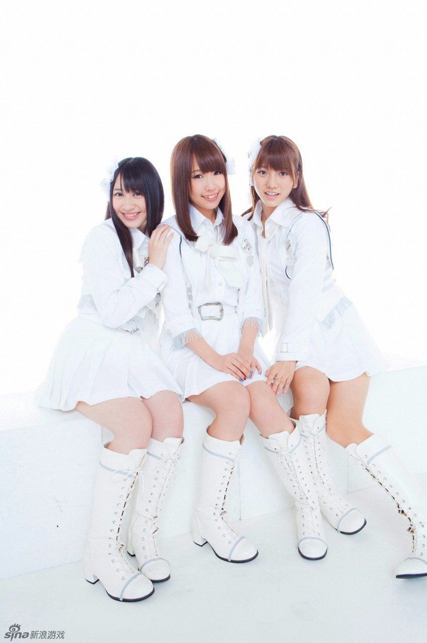 日本的少女偶像团体akb48新年特别写真