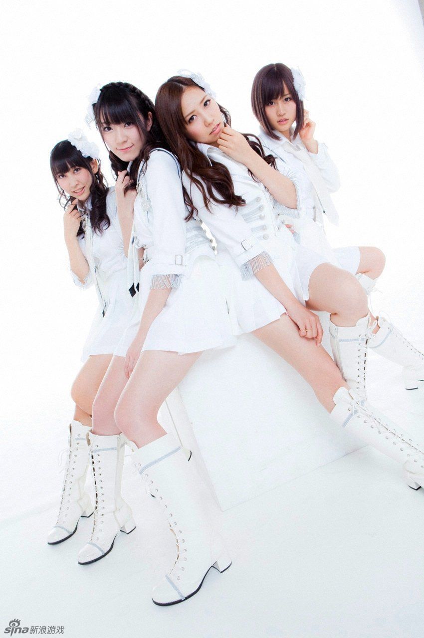 日本的少女偶像团体akb48新年特别写真