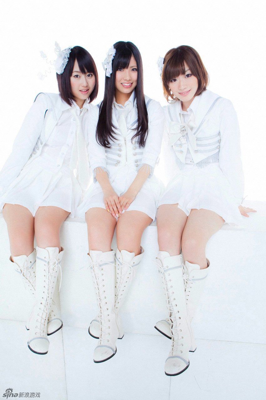 日本的少女偶像团体akb48新年特别写真