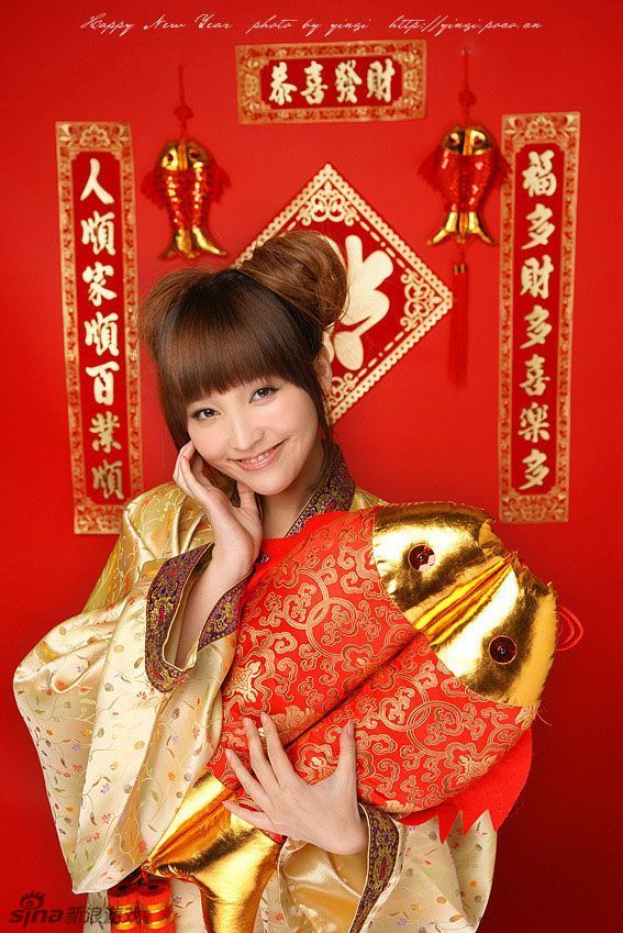 恭喜发财金莎超可爱新春拜年写真