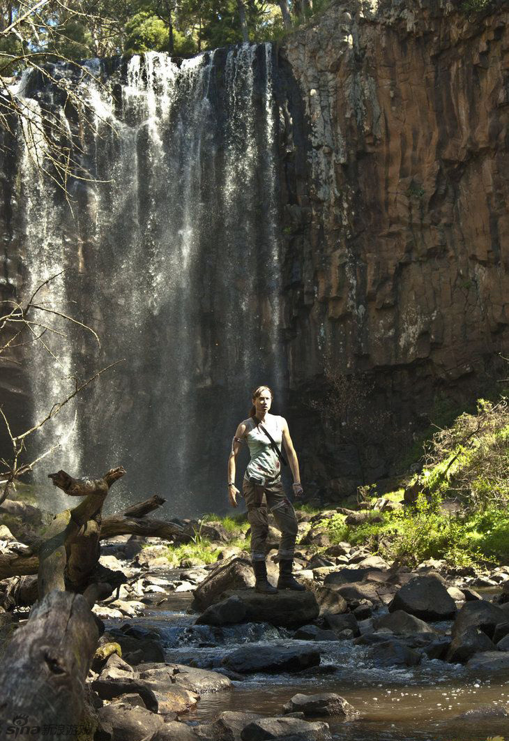 古墓丽影9荒岛求生cos胸器突出动作到位