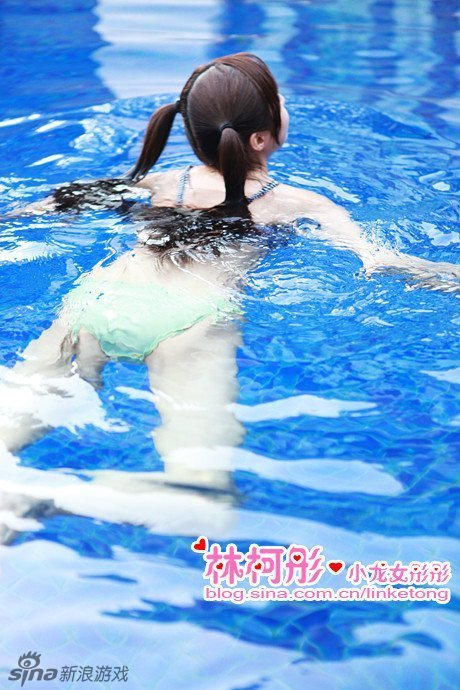 小龙女彤彤性感再袭 夏日泳装秒杀宅男
