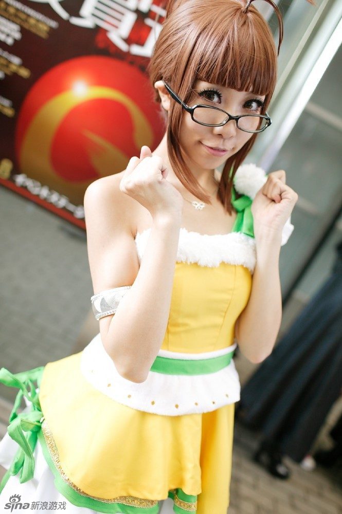 超萌眼镜娘震撼来袭 《偶像大师》秋月律子cos