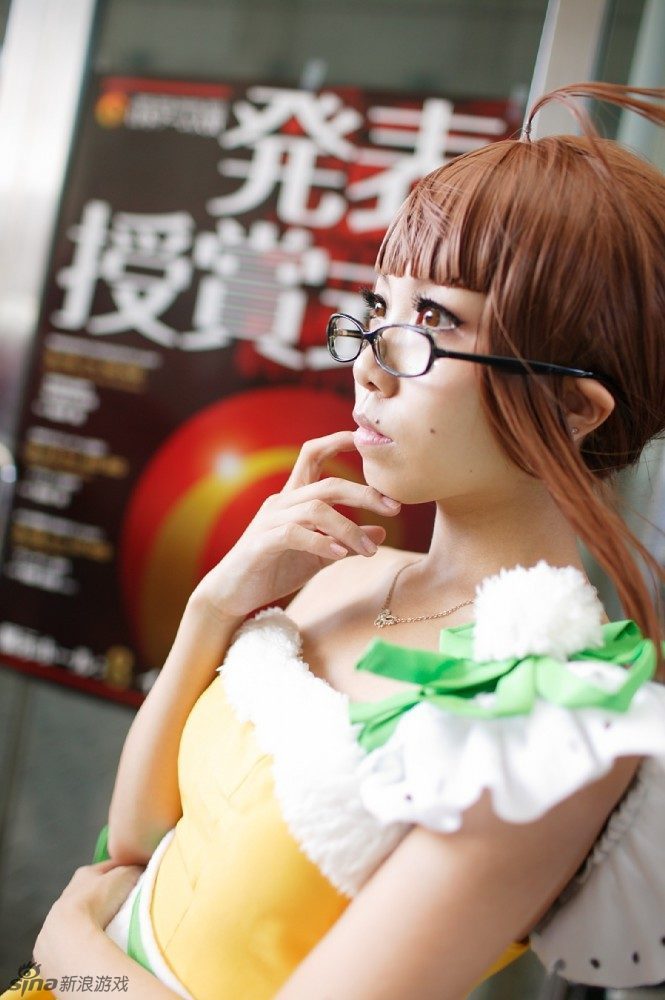 超萌眼镜娘震撼来袭 《偶像大师》秋月律子cos