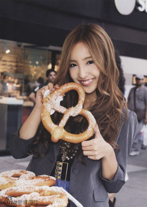 倔强的小嘴里有颗小虎牙 akb48板野友美美图